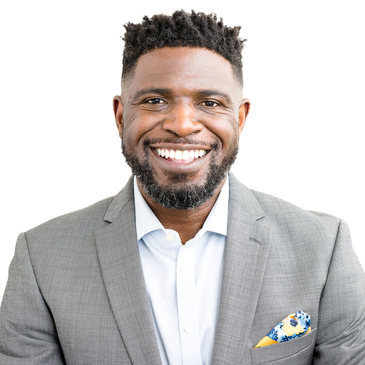 Akin Oyalowo Headshot